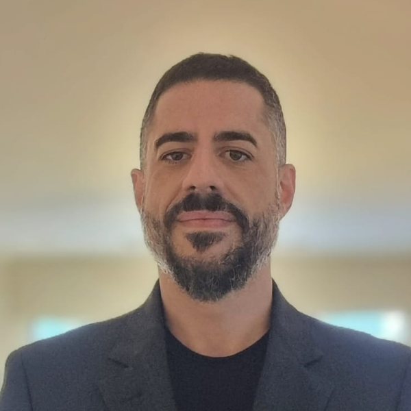 Prof. Dr. Rodrigo de Camargo Cavalcanti, Editor-Chefe da Editora Sem Fronteiras
